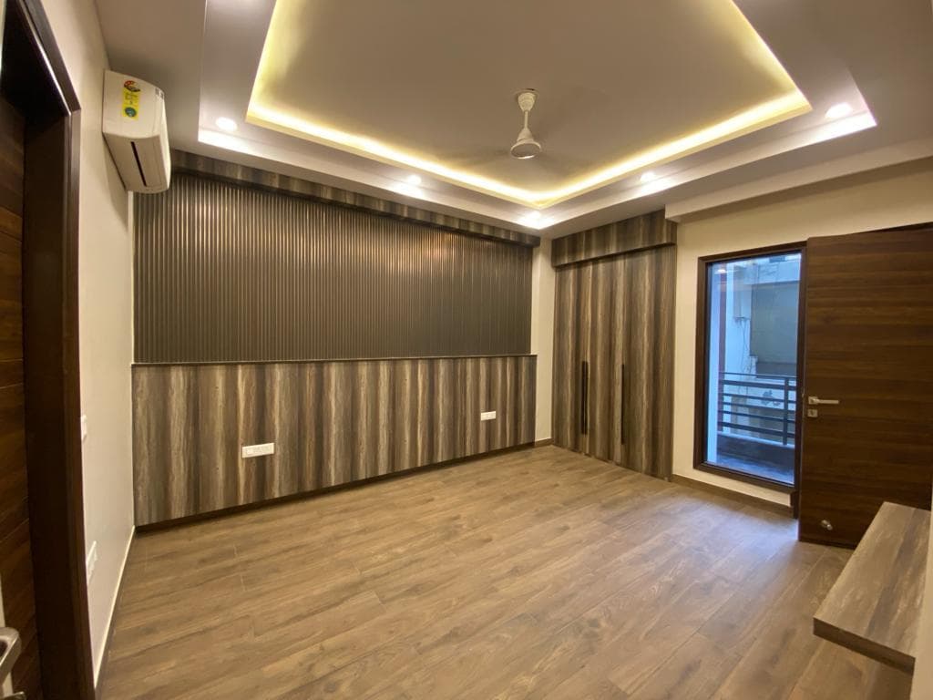 Top Floor With Roof 3bhk Sec 45 on Sale