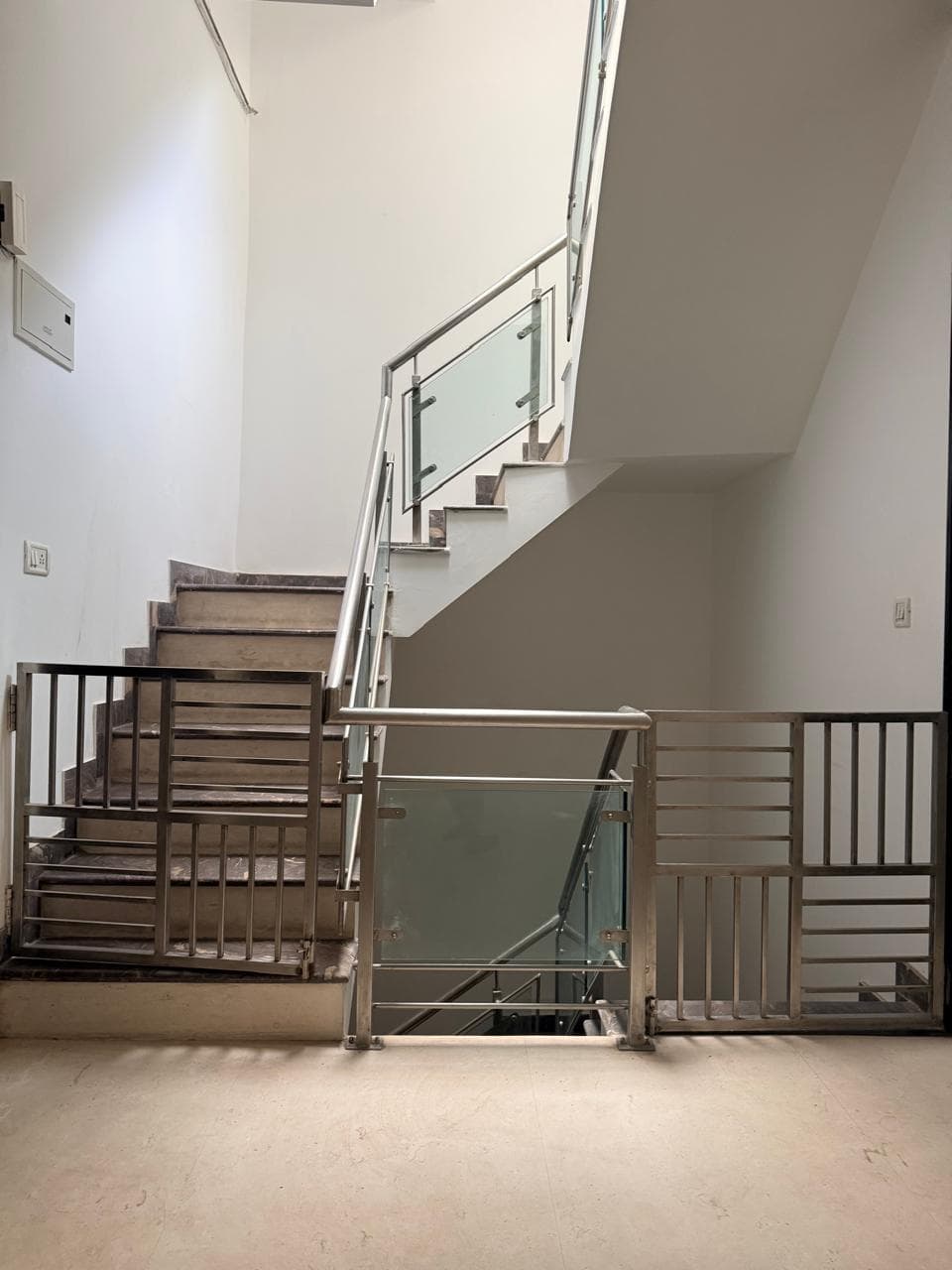 5bhk triplex corner villa sec 47 on sale