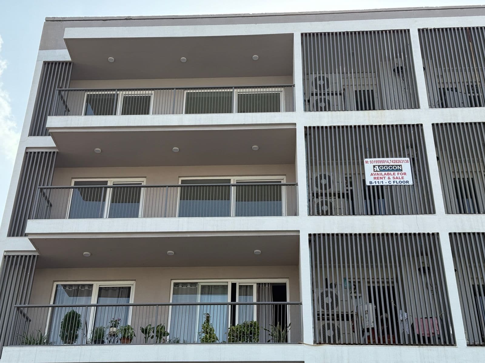 4bhk Residential Floor DLF-5 on sale