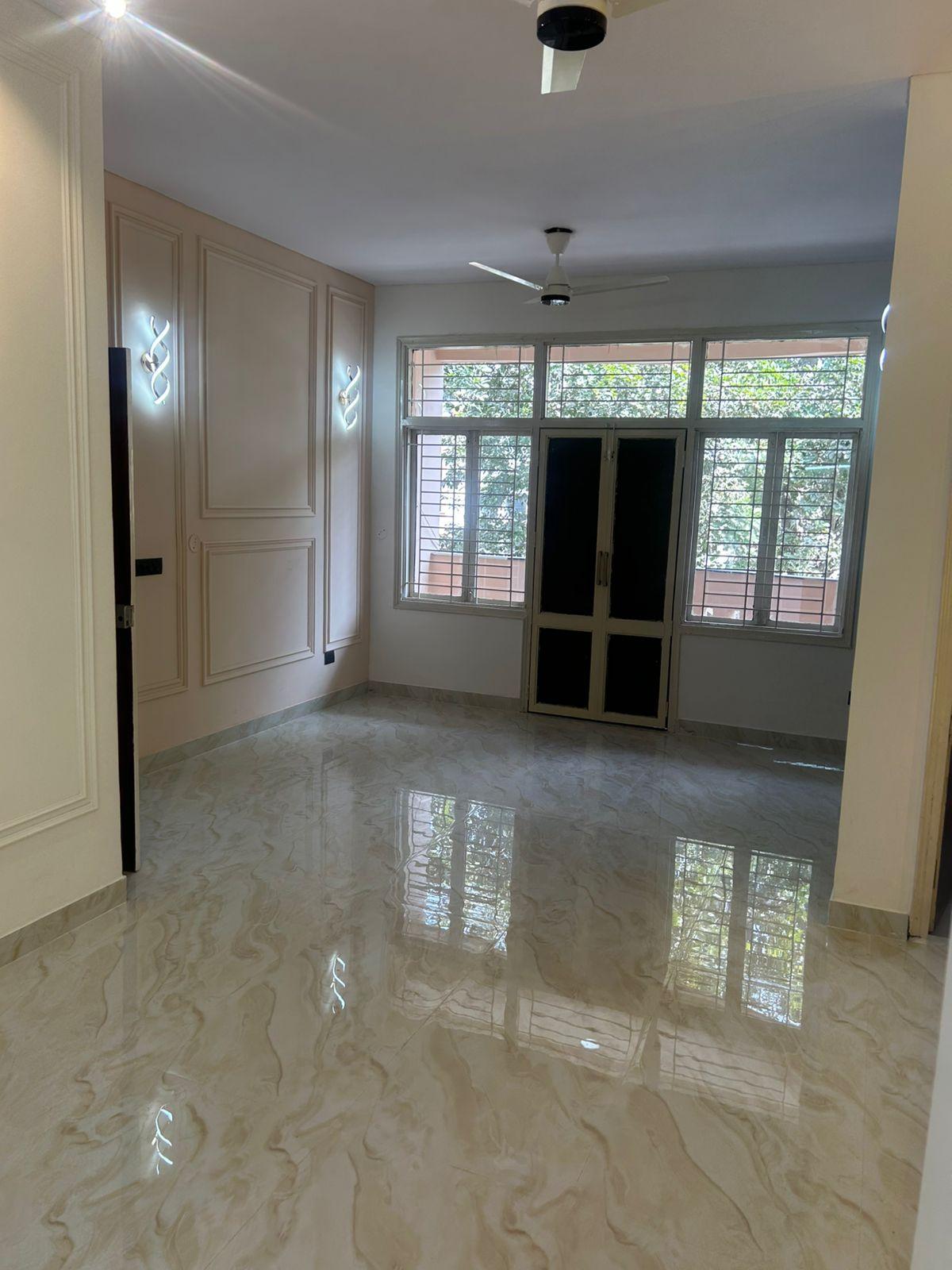 3bhk renovated builder floor with roof
