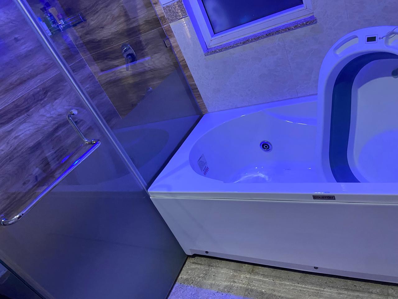 3bhk top floor with roof Vipul world