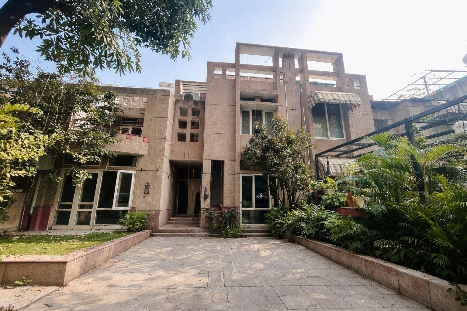Dulex Villa for sale in Nirvana Country
