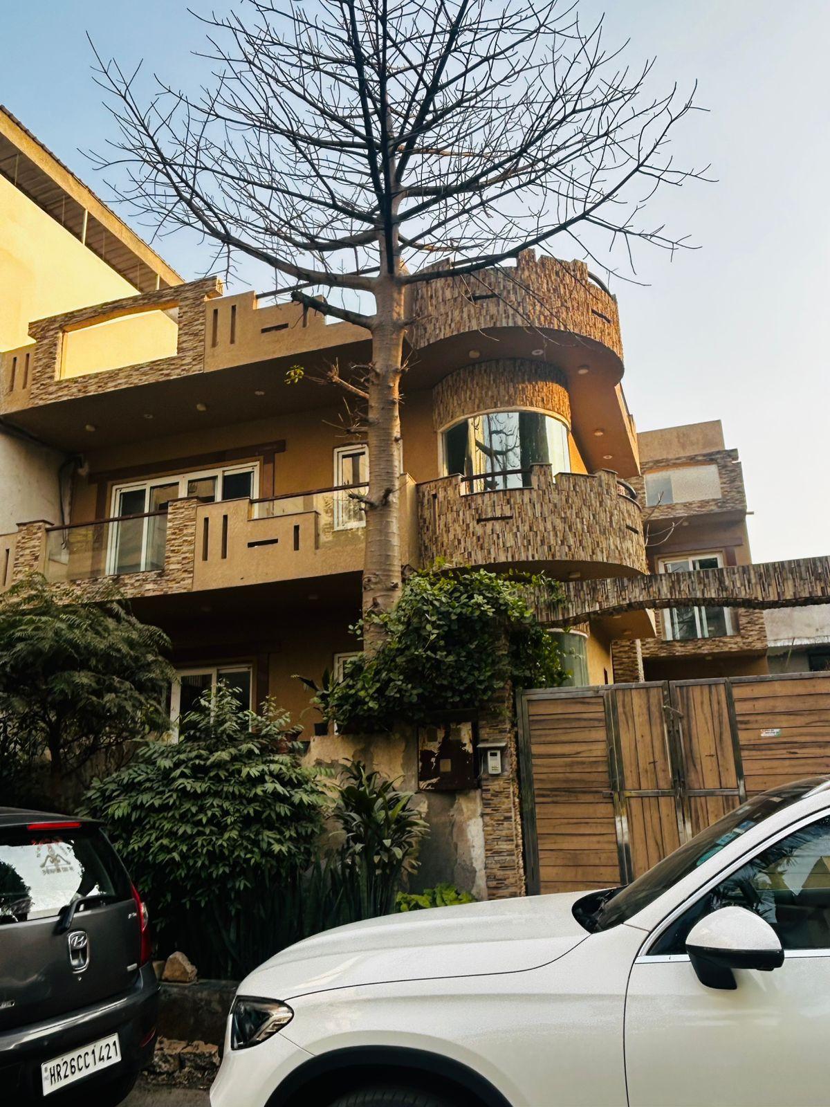 KOTHI FOR SALE in  Malibu Town