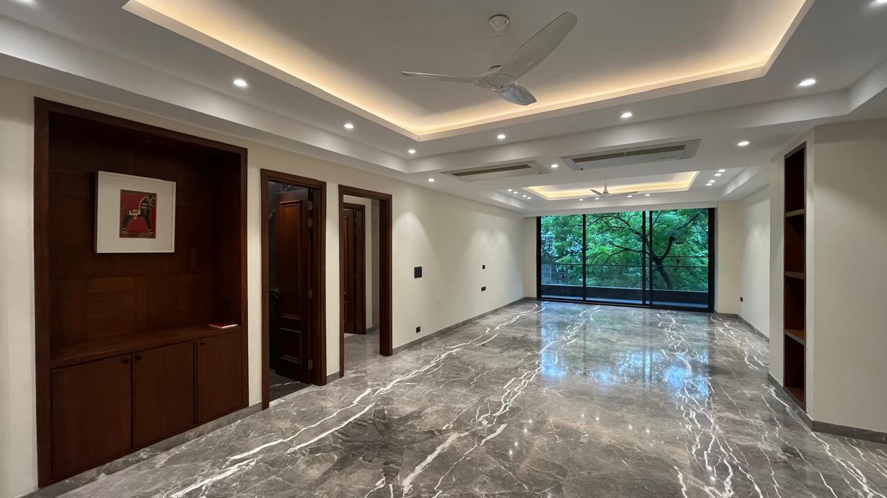 4bhk Floor for sale in Sushant Lok-1